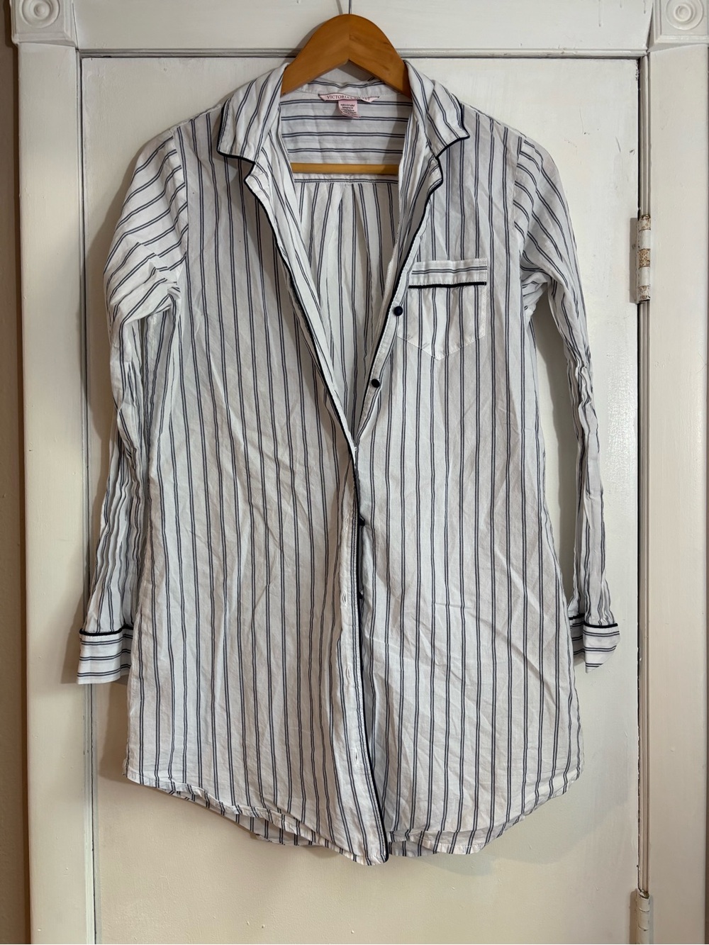 Victoria Secret Striped White and Navy blue Long-Sleeve pajama dress/shirt